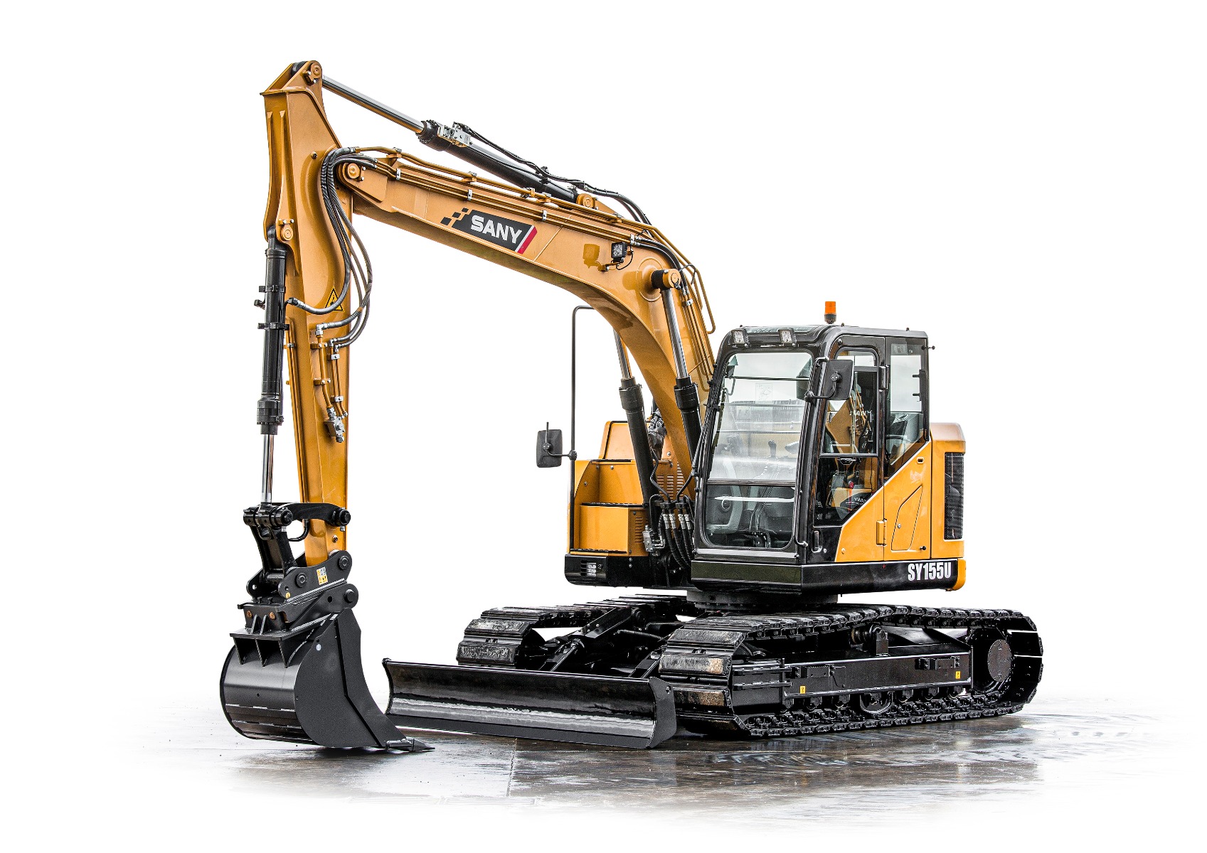 Excavator SANY SY155U în acțiune
