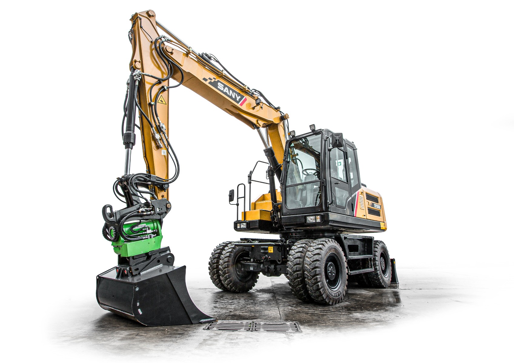 Excavator mobil SANY SY175W în acțiune